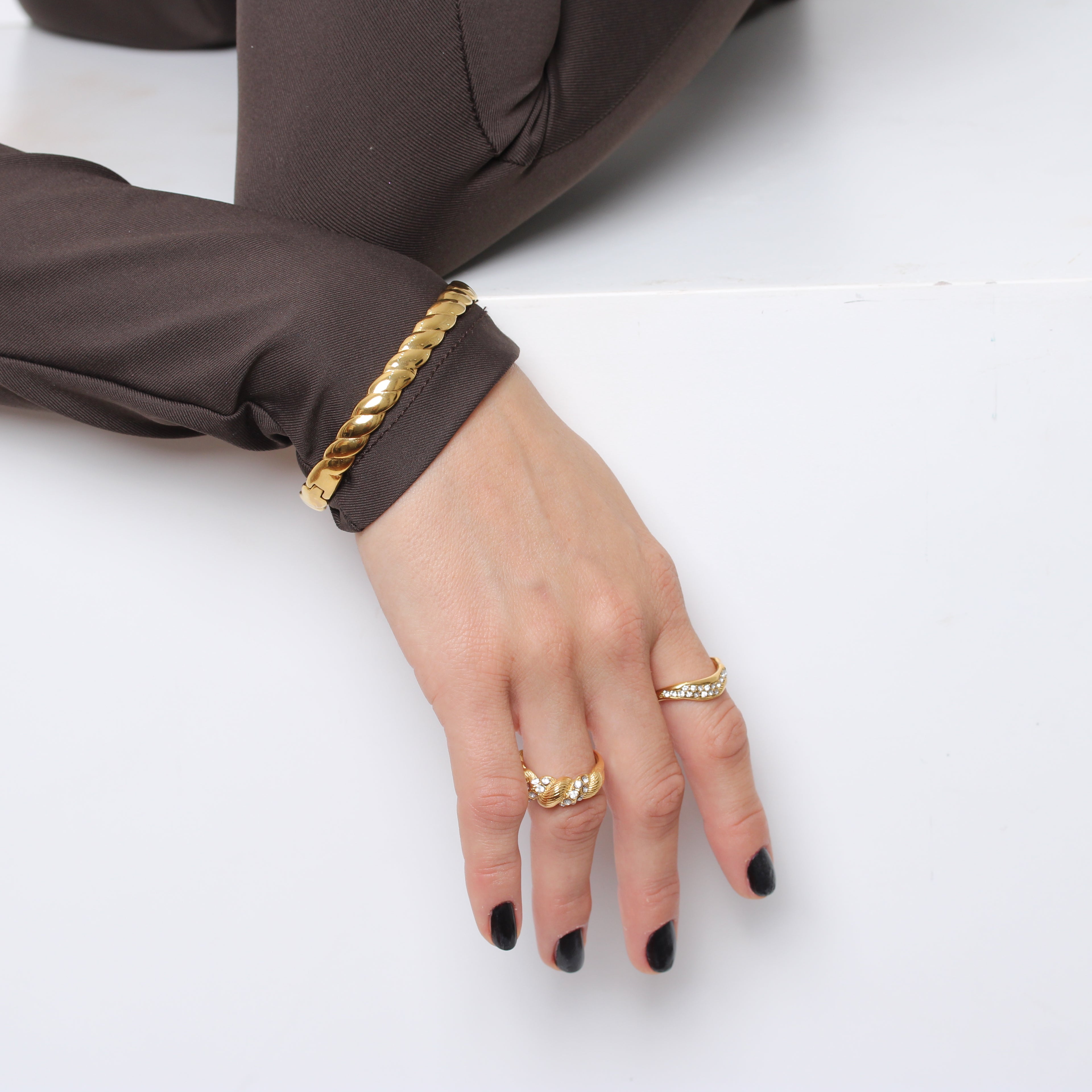 Bracelete Curvy Twists - Banho em Ouro 18K