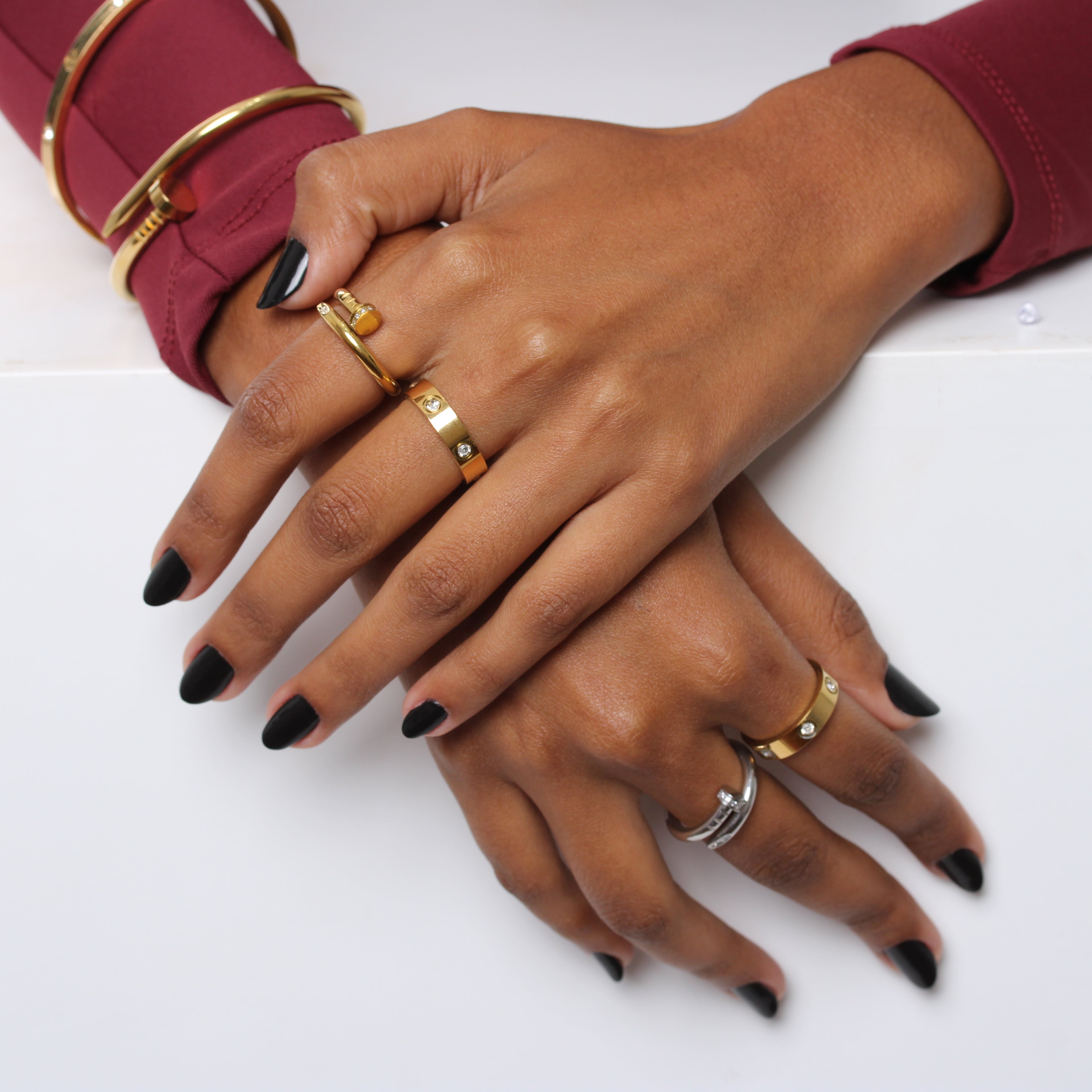Anel Prego com Brilhantes- Banho em Ouro 18K