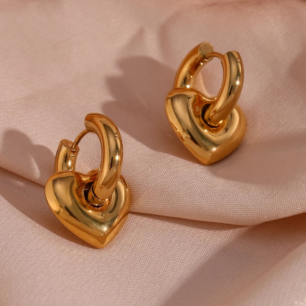 Brinco Heart Hoops - Banho em Ouro 18K