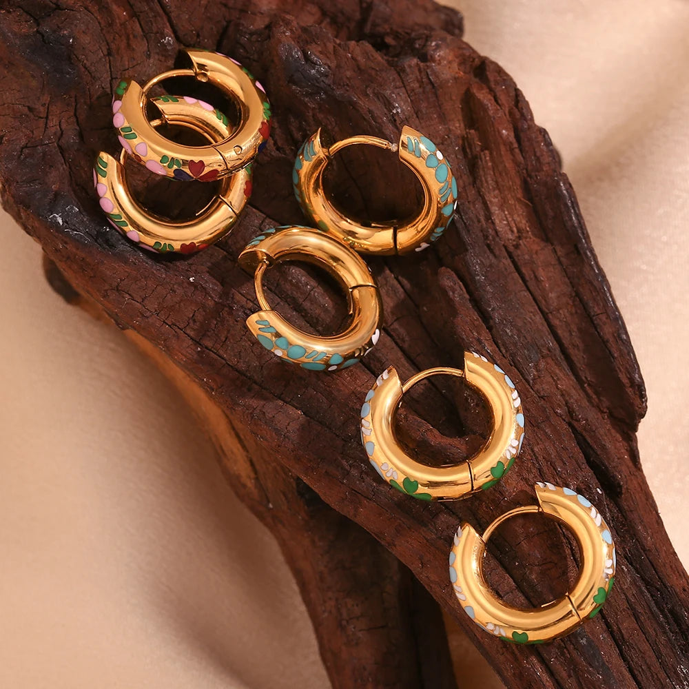 Brinco Flower Hoop - Banho em Ouro 18K