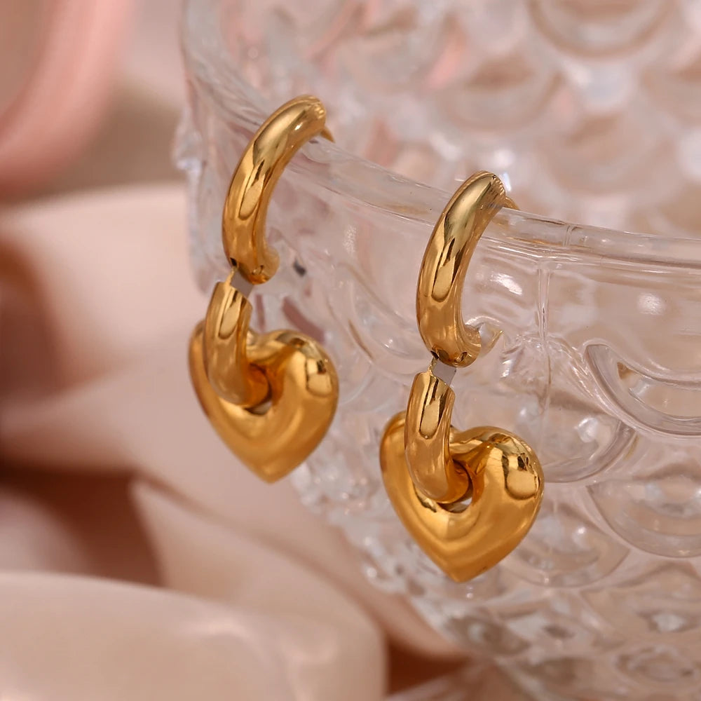 Brinco Heart Hoops - Banho em Ouro 18K